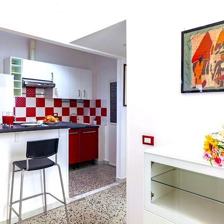 Hostly - Sant'Orsola Suite Apartment Рим Экстерьер фото