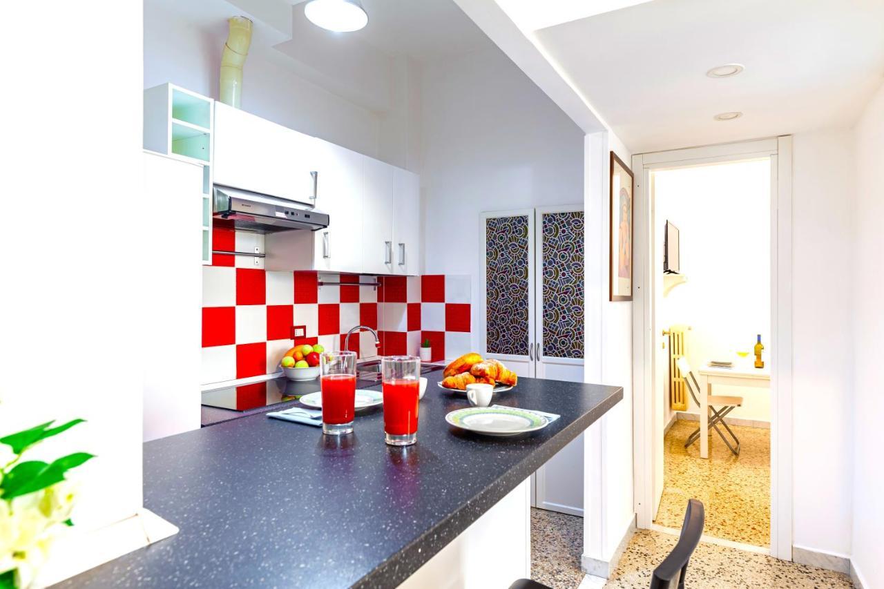 Hostly - Sant'Orsola Suite Apartment Рим Экстерьер фото