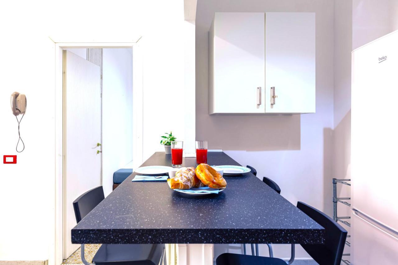 Hostly - Sant'Orsola Suite Apartment Рим Экстерьер фото